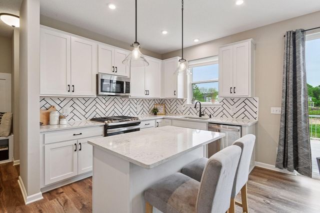 1049 Fabel Lane, Waconia, MN 55387