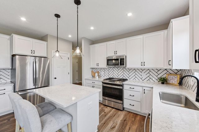 1049 Fabel Lane, Waconia, MN 55387