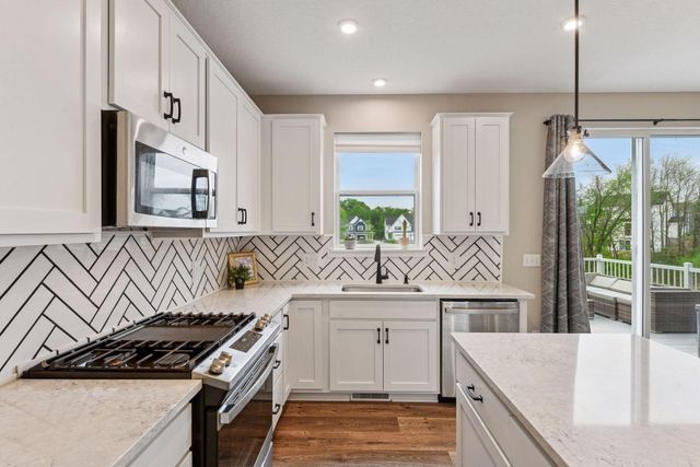 1049 Fabel Lane, Waconia, MN 55387