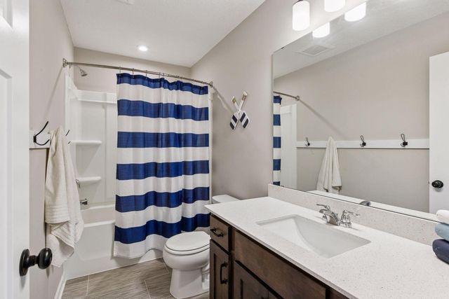 1049 Fabel Lane, Waconia, MN 55387