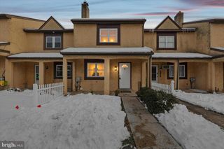 2403 WALNUT RIDGE ESTS #, Pottstown, PA 19464