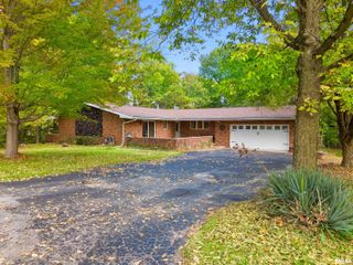 606 Thatcher Lane, Metamora, IL 61548
