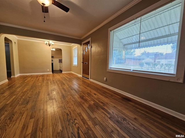 713 N 10TH Street, Mt Vernon, IL 62864