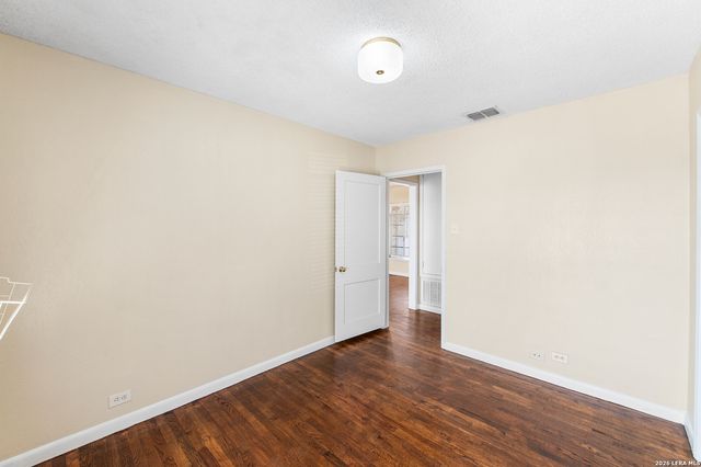 119 Ewing, San Antonio, TX 78201