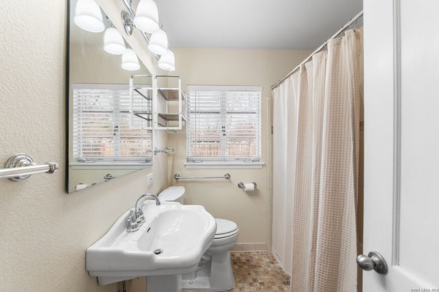 119 Ewing, San Antonio, TX 78201