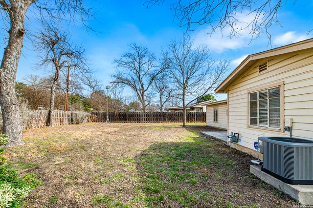 119 Ewing, San Antonio, TX 78201