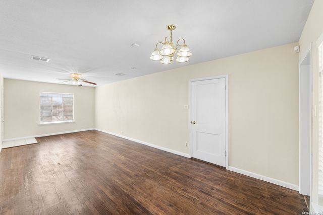 119 Ewing, San Antonio, TX 78201