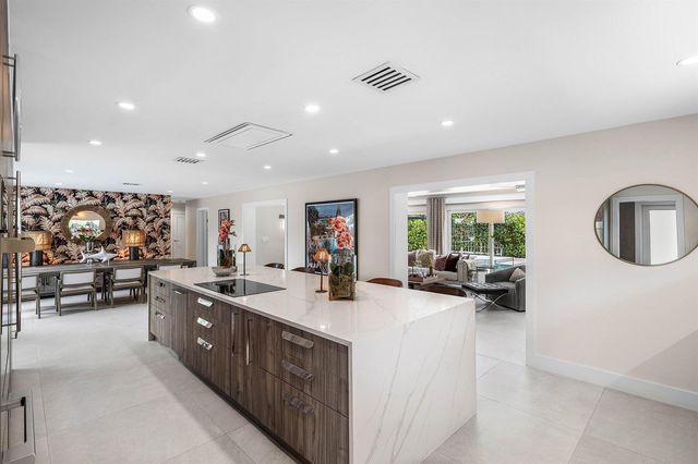 3481 NE 18th Avenue, Oakland Park, FL 33306