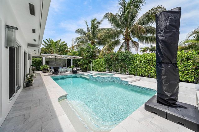 3481 NE 18th Avenue, Oakland Park, FL 33306
