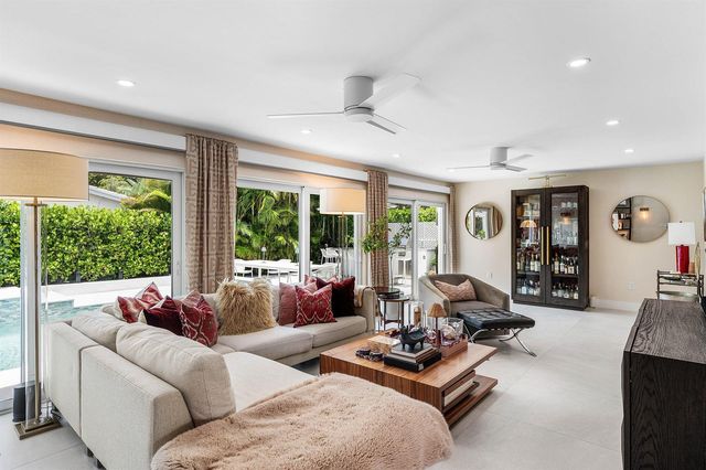 3481 NE 18th Avenue, Oakland Park, FL 33306