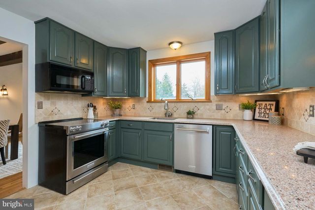 6586 BRADDOCK RD, Alexandria, VA 22312