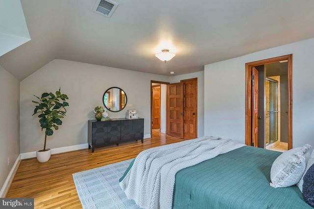 6586 BRADDOCK RD, Alexandria, VA 22312