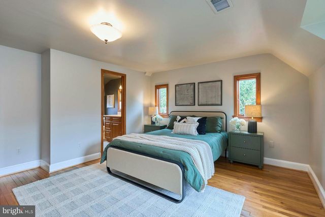 6586 BRADDOCK RD, Alexandria, VA 22312