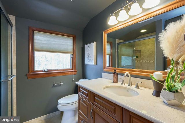 6586 BRADDOCK RD, Alexandria, VA 22312