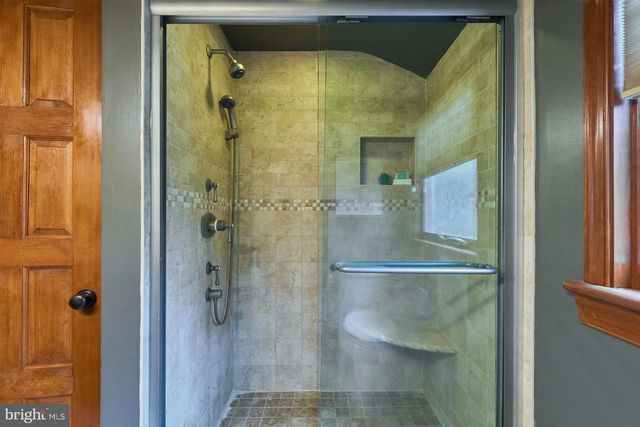 6586 BRADDOCK RD, Alexandria, VA 22312