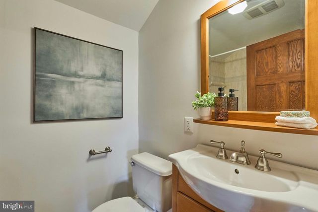 6586 BRADDOCK RD, Alexandria, VA 22312