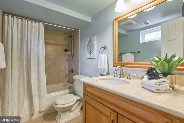 6586 BRADDOCK RD, Alexandria, VA 22312