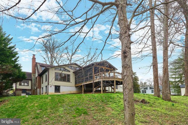 6586 BRADDOCK RD, Alexandria, VA 22312