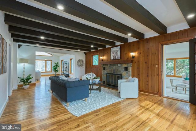 6586 BRADDOCK RD, Alexandria, VA 22312