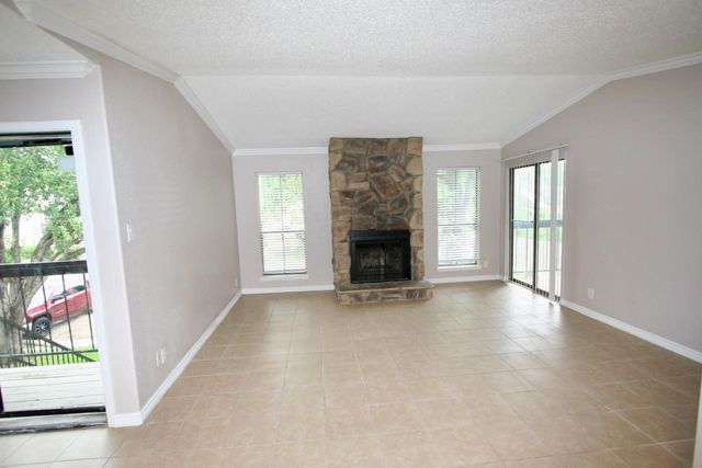 17401 Red Oak Drive 102, Houston, TX 77090