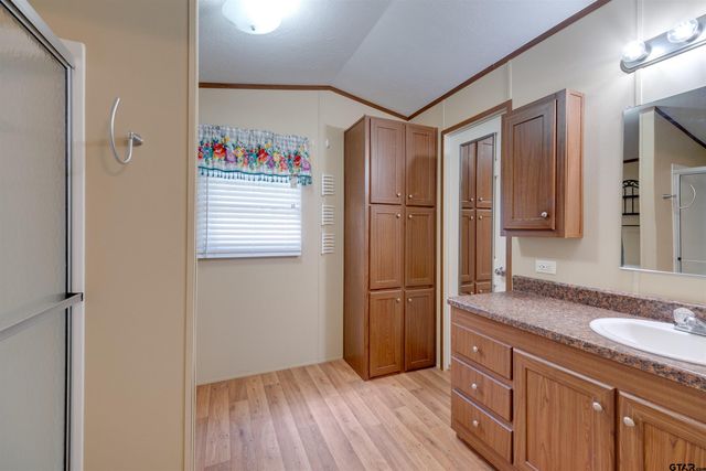 229 An County Road 385, Palestine, TX 75801