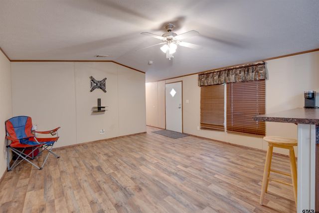 229 An County Road 385, Palestine, TX 75801