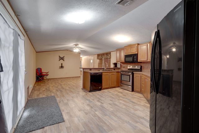 229 An County Road 385, Palestine, TX 75801