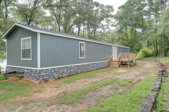 229 An County Road 385, Palestine, TX 75801