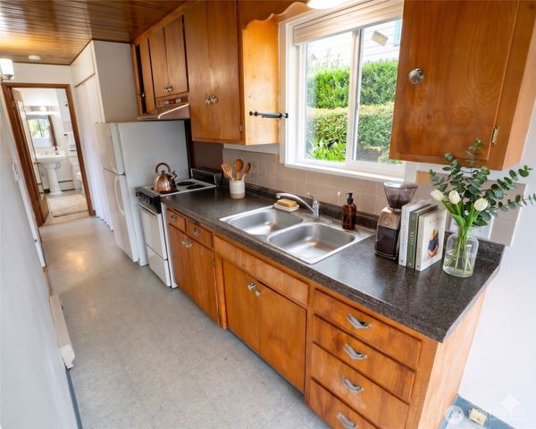 5319 Wilson Avenue S, Seattle, WA 98118