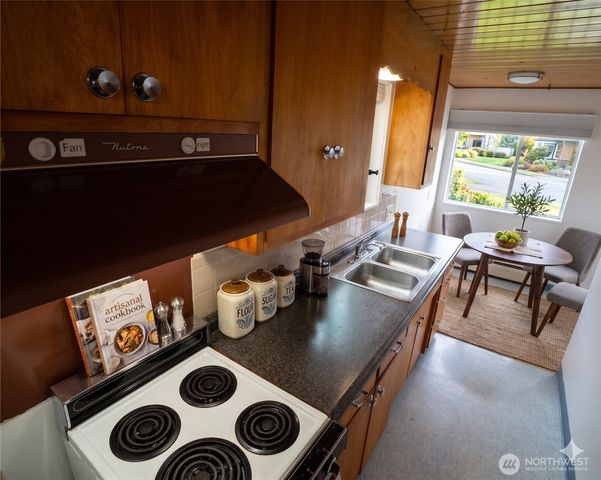 5319 Wilson Avenue S, Seattle, WA 98118