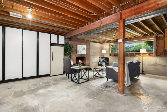 14860 NE 13th Street, Bellevue, WA 98007