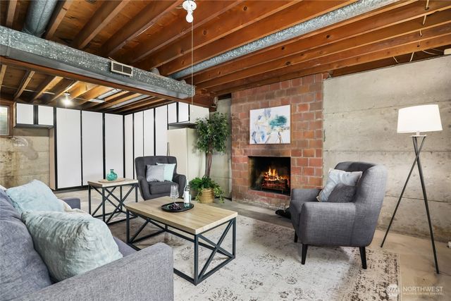 14860 NE 13th Street, Bellevue, WA 98007