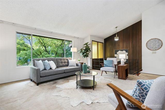 14860 NE 13th Street, Bellevue, WA 98007