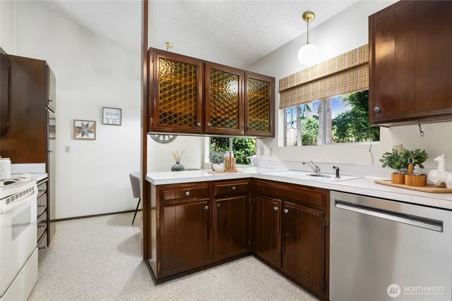 14860 NE 13th Street, Bellevue, WA 98007