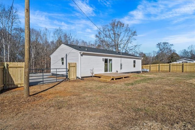 2304 Old Spartanburg Highway, Woodruff, SC 29388