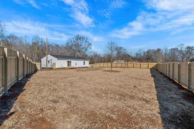 2304 Old Spartanburg Highway, Woodruff, SC 29388