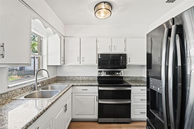 509 S OAKWOOD AVENUE, Brandon, FL 33511