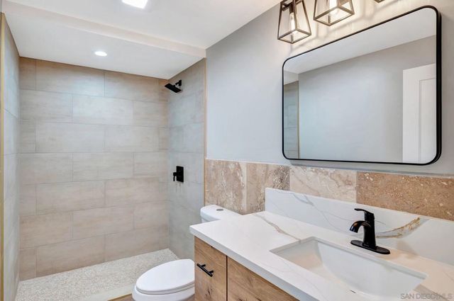 1349 Bonair rd, Vista, CA 92084