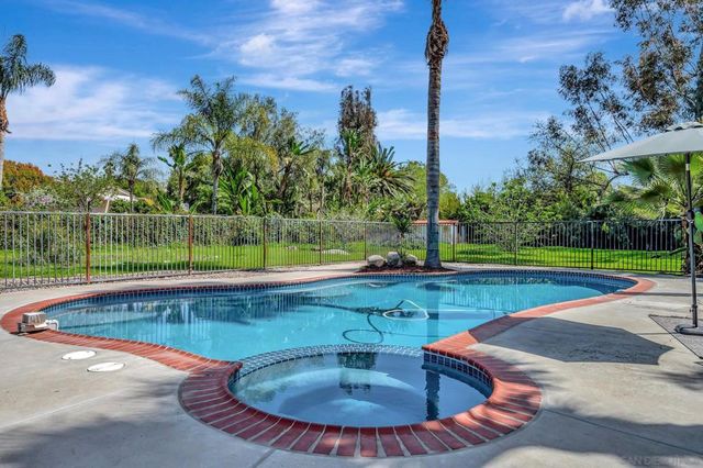 1349 Bonair rd, Vista, CA 92084