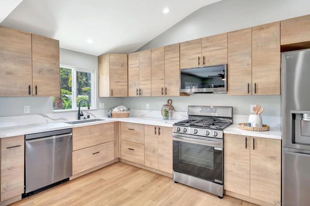 1349 Bonair rd, Vista, CA 92084