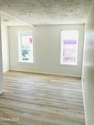 298-300 9th Street, Troy, NY 12180