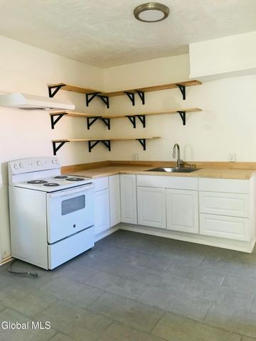 298-300 9th Street, Troy, NY 12180