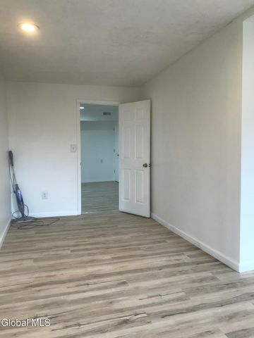 298-300 9th Street, Troy, NY 12180