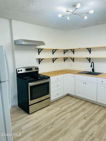 298-300 9th Street, Troy, NY 12180