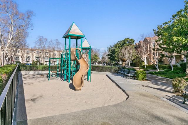 171 Bel Air Court, Mountain View, CA 94043