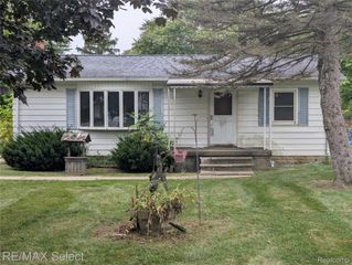 1056 Adams Road, Burton, MI 48509