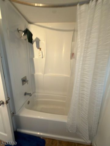 86 Oraton St, Newark City, NJ 07104