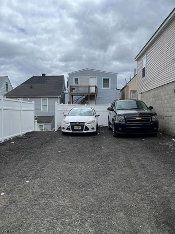 86 Oraton St, Newark City, NJ 07104