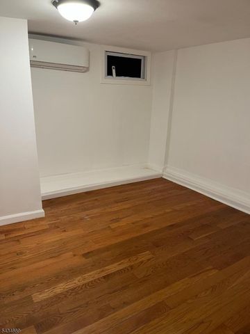 86 Oraton St, Newark City, NJ 07104