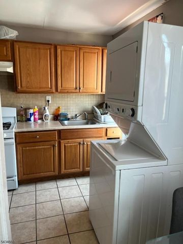 86 Oraton St, Newark City, NJ 07104
